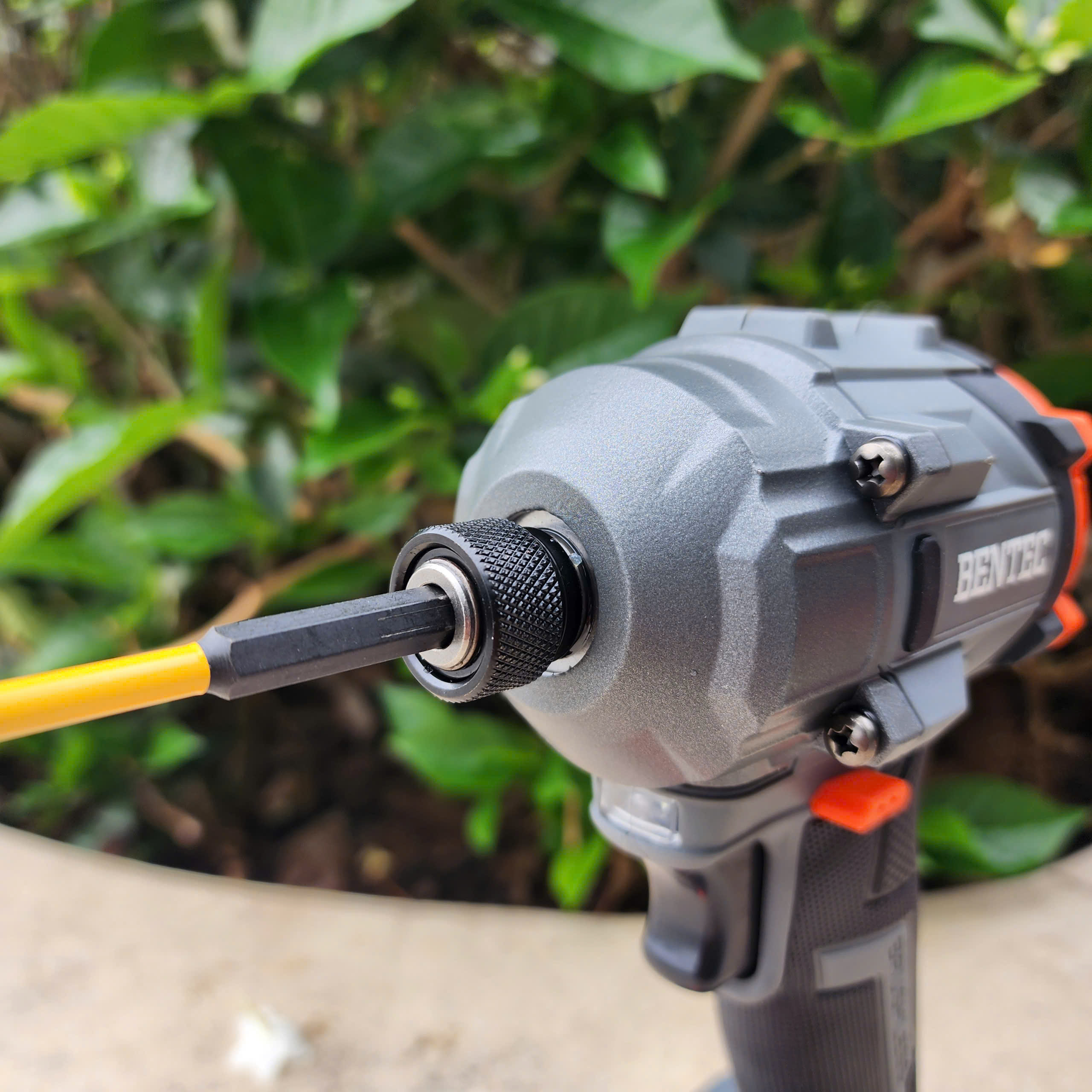 BỘ MÁY CHUYÊN VÍT PIN BENTEC BT21-250SDB